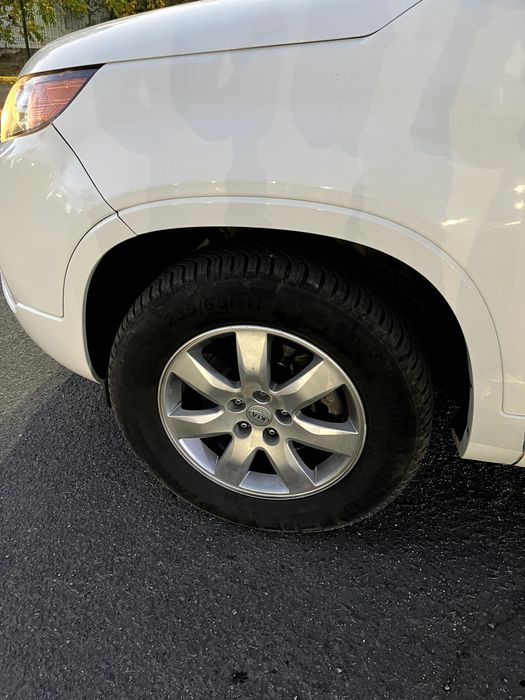 Продаж автомобіля Kia Sorento