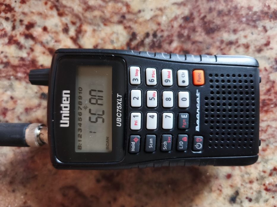 Uniden UBC-75 skaner