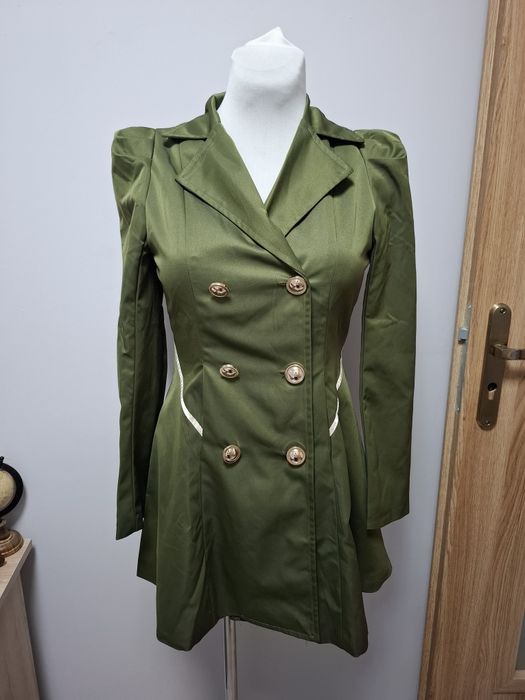 Rozkloszowany płaszcz elegancki zielony XS/S