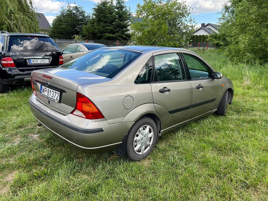 Ford Focus 1.6 benzyna, 174 tys. km. sedan, KRAJOWY