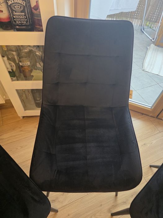 Komplet 4 krzeseł czarnych Mebel Elite
