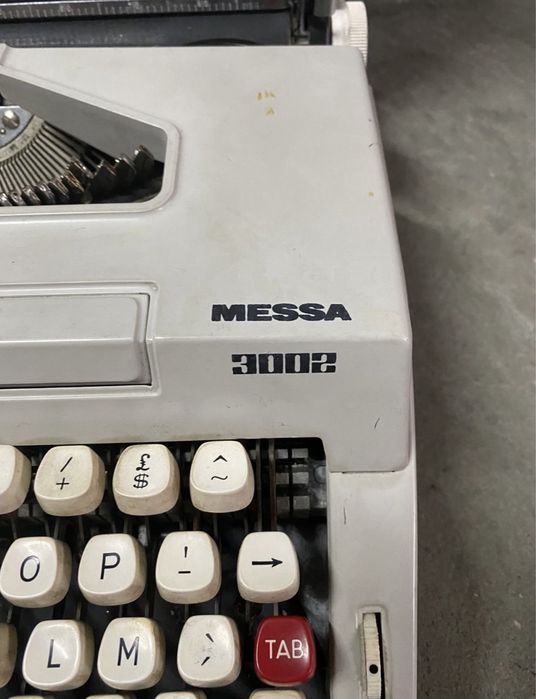 Maquina de escrever antiga