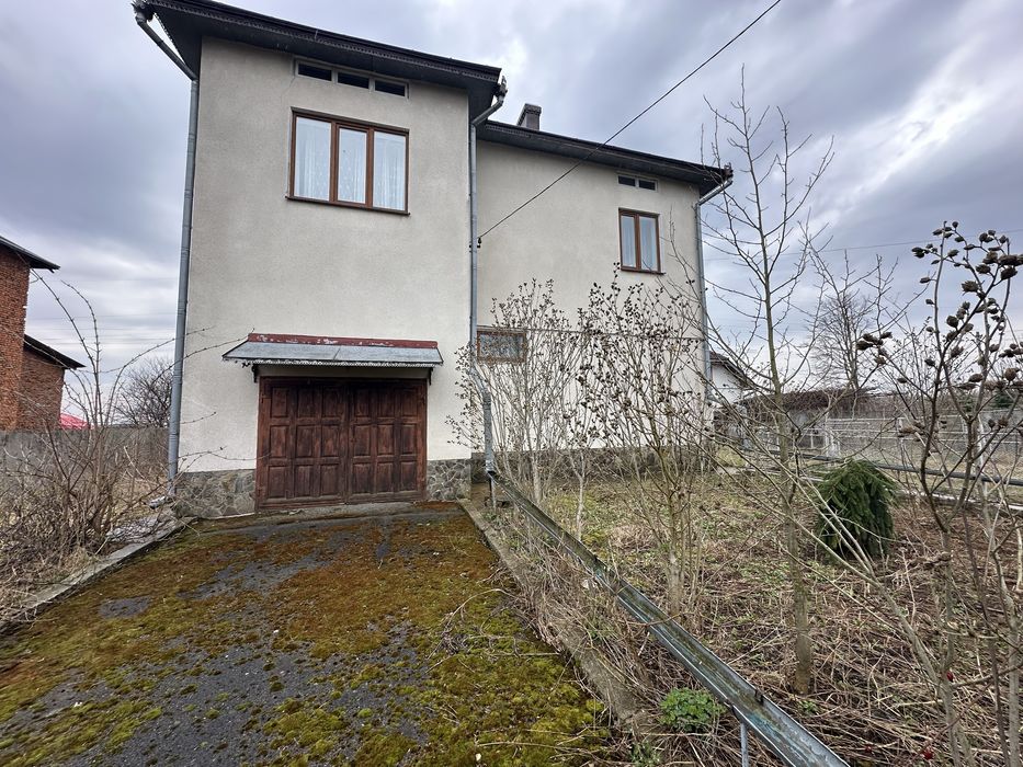 Продам будинок 191.5 м2 та літня кухня 138.5 м2 в м.Тлумач