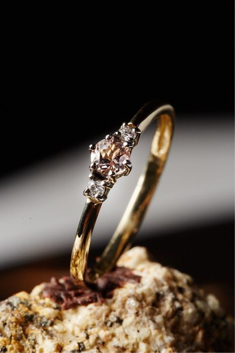 Pierścionek złoty morganit diamenty proba 585