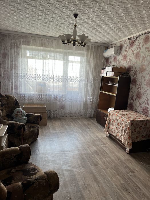 Срочно сдам 2 комн.квартиру на Лазурном!