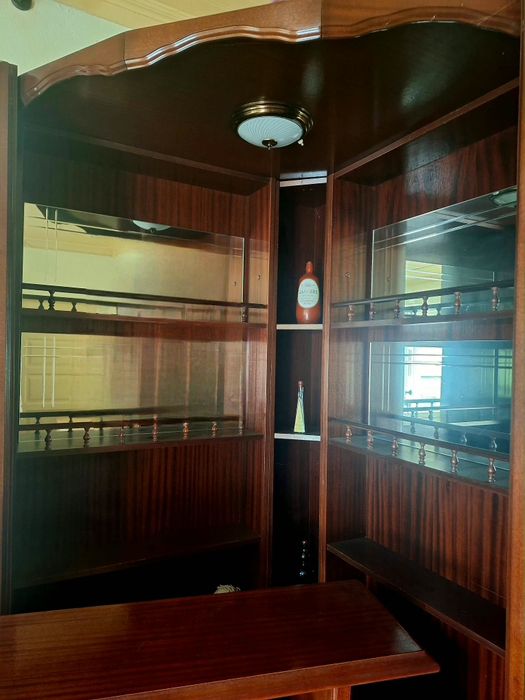 Bar de canto/garrafeira de sala