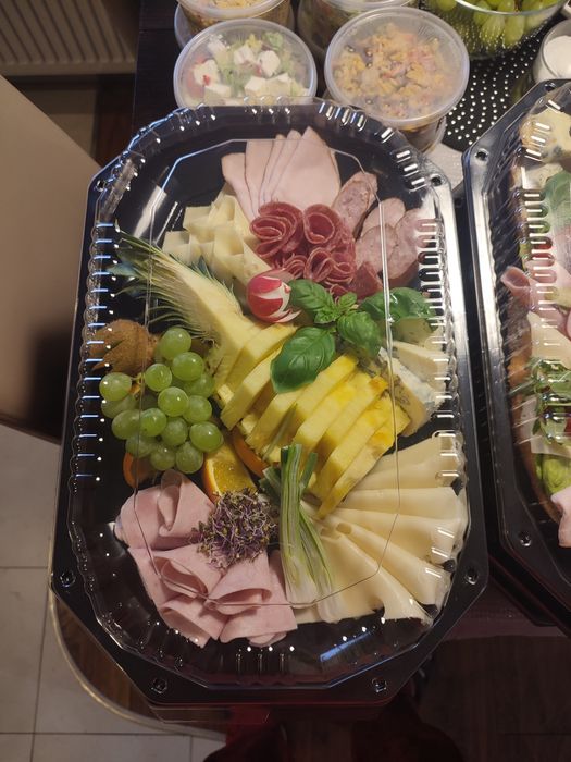 Organizujemy catering, zimny bufet imprezy okolicznościowe itp.