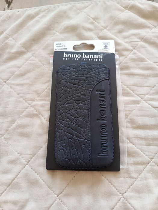 Bruno Banani-nowe włoskie orginalne ekskluzywne czarne etui typu wsówka ze skóry naturalnej do smartfona iPhone model 5/5S