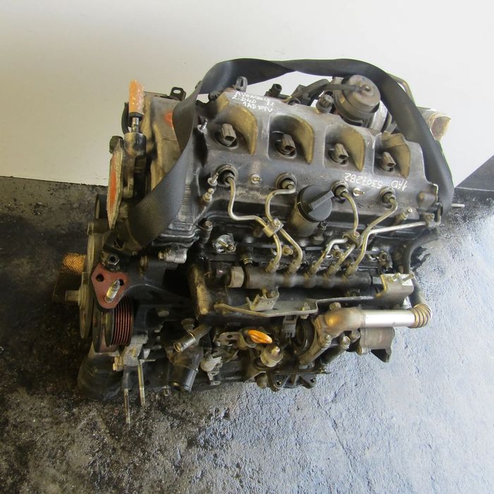 Motor Toyota Avensis 2011 1AD-FTV