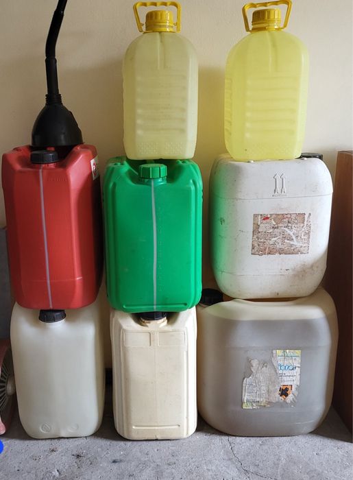 Продам канистры под дизельное топливо