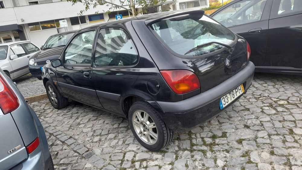 Carro  Ford fiesta ano  2000