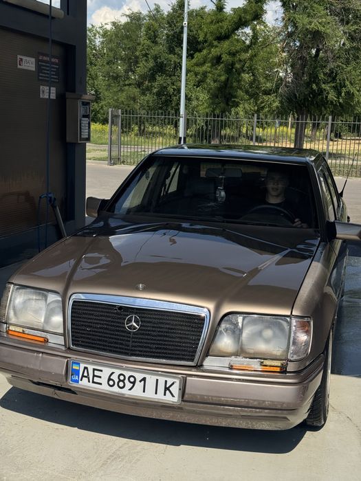Продаю W124 мерседес