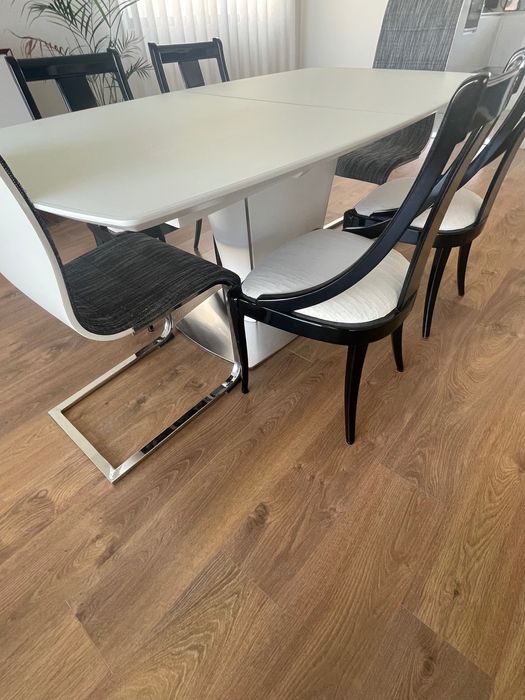 Mesa de jantar com 6 cadeiras