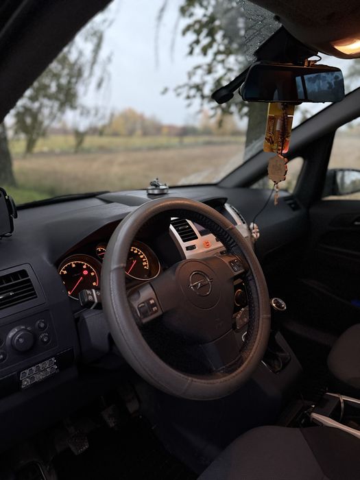 продам Opel Zafira B