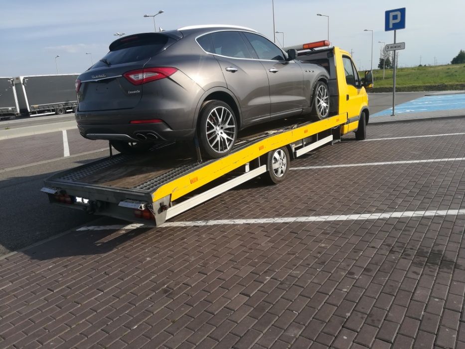 pomoc drogowa Garwolin s17 24H laweta transport samochodów maszyn hol