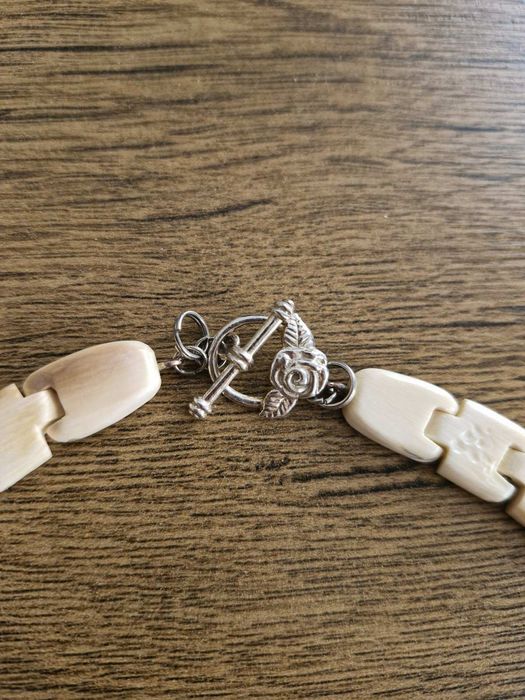 Кольє Троянди з кістки