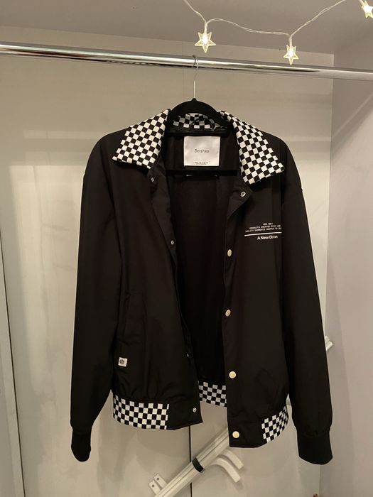 Чоловіча вітровка Bershka