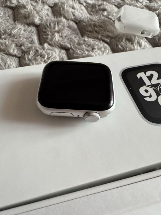 Apple Watch SE 40mm GPS Silver Aluminum, оригінал