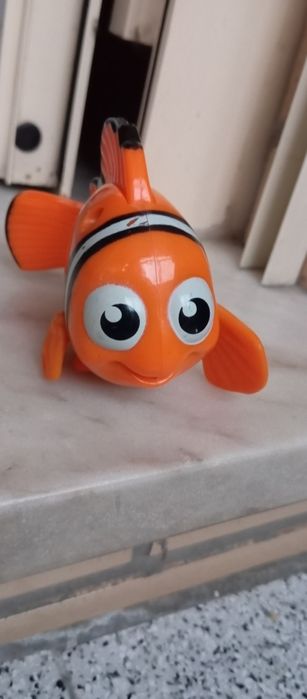 Vários brinquedos para bebê