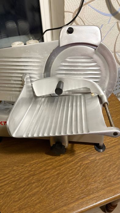 Слайсер, ломтерезка італійська ( проф. )