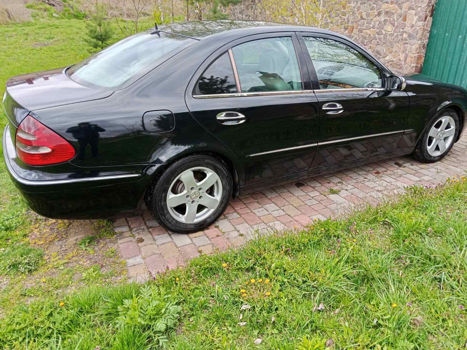 Mercedes-Benz w211