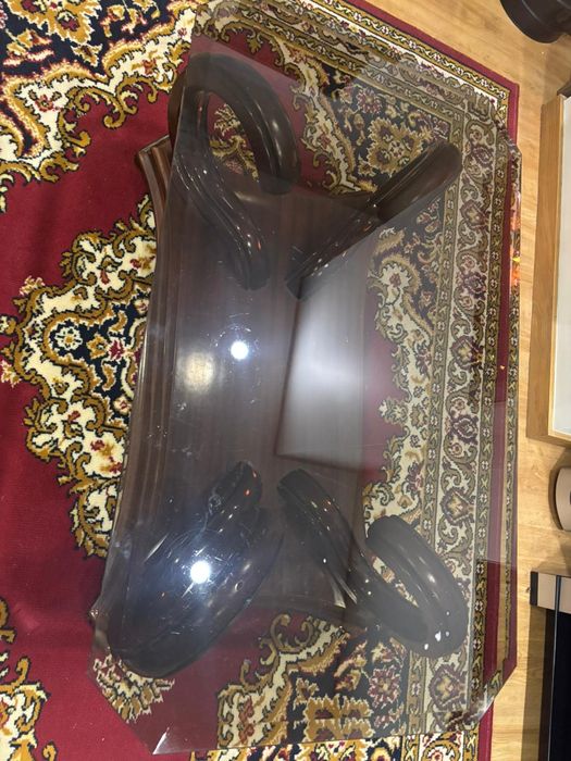 Vendo sofa-cama e uma mesa de centro