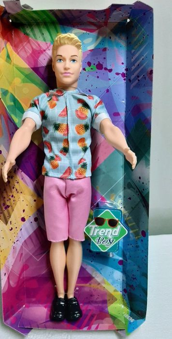 Лялька в коробці. Хлопець