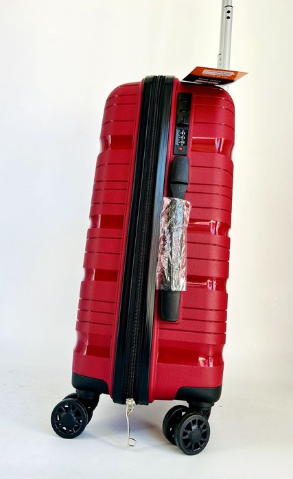 Nowa elastyczna walizka 55 cm ryanair wizzair bordowa