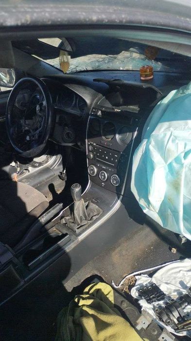 Двері мазда 6  універсал  2005 року