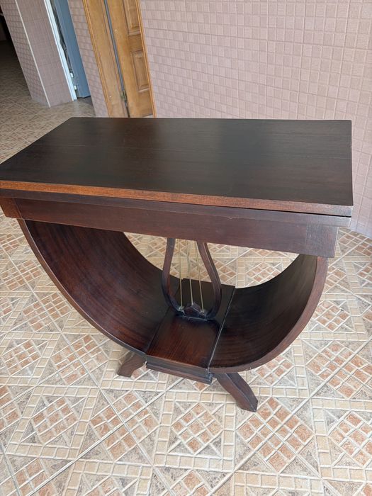 Mesa de Jogo / Consola Antiga em Madeira com Pé em Lira (Estilo Art Déco)