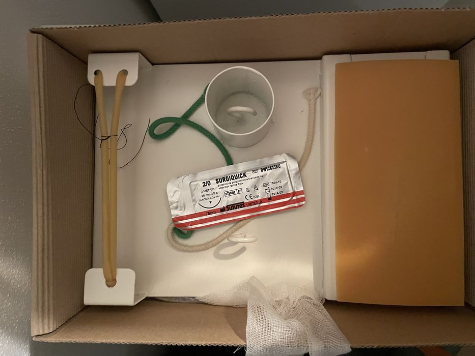 Kit de sutura marca: blocomed