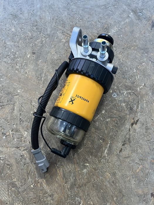 Filtr paliwa z pompką JCB