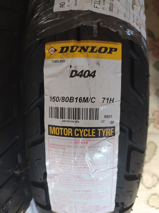 Pneus moto Dunlop para chopper.