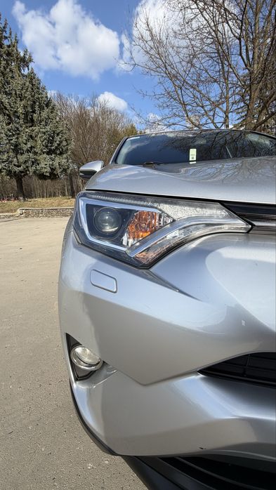 Продам Toyota RAV-4
