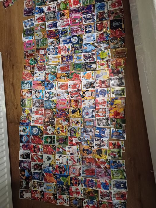 Sprzedam karty piłkarskie