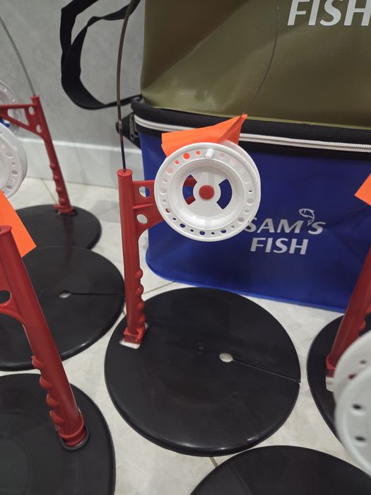 АкцияЖерлица оснащенная   +сумка  рыболовная  с стопором хорошее качес