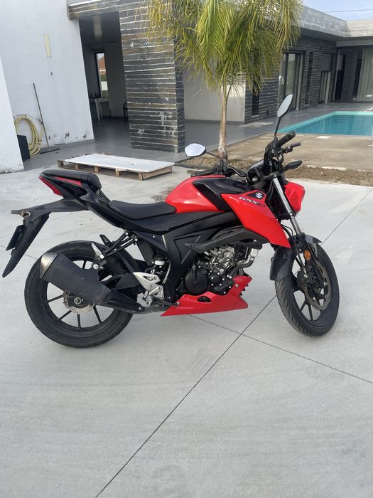 Suzuki gsx-s 125  em bom estado