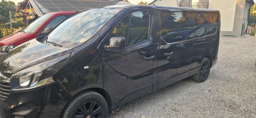 Wynajem busa 9-osobowy