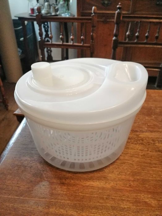 Espremedor para tirar a água de legumes