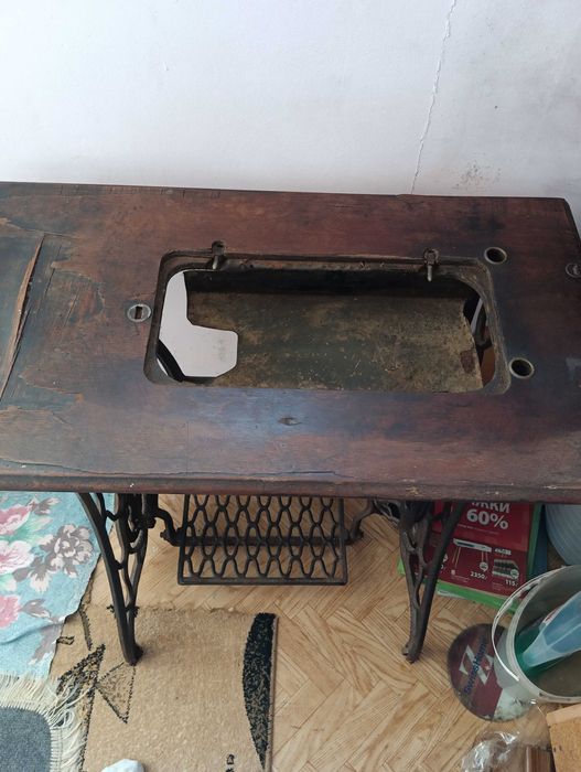 Продам швейну машину Singer