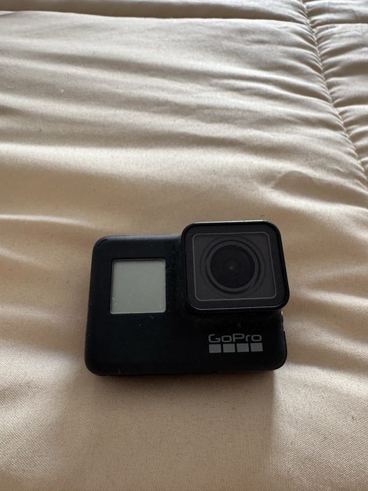 GoPro Hero 7 Black + acessórios - com Caixa (práticamente nova)