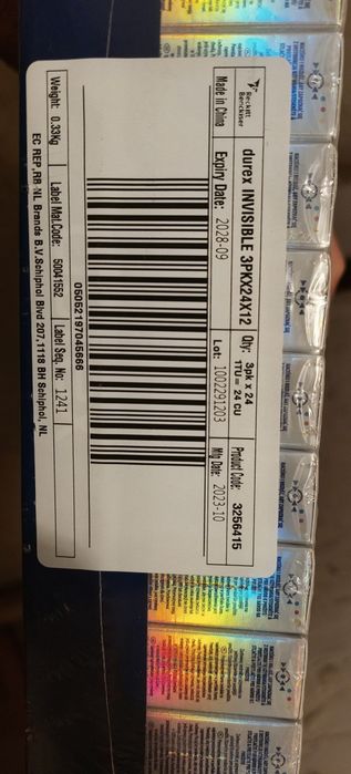 Durex Invisible Dodatkowo Nawilżane Prezerwatywa 24 sztuki w displayu