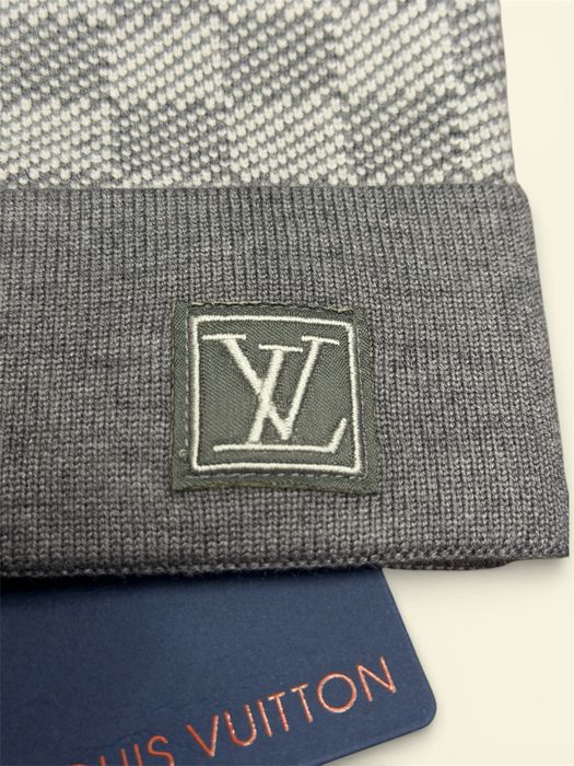Szara czapka Louis Vuitton