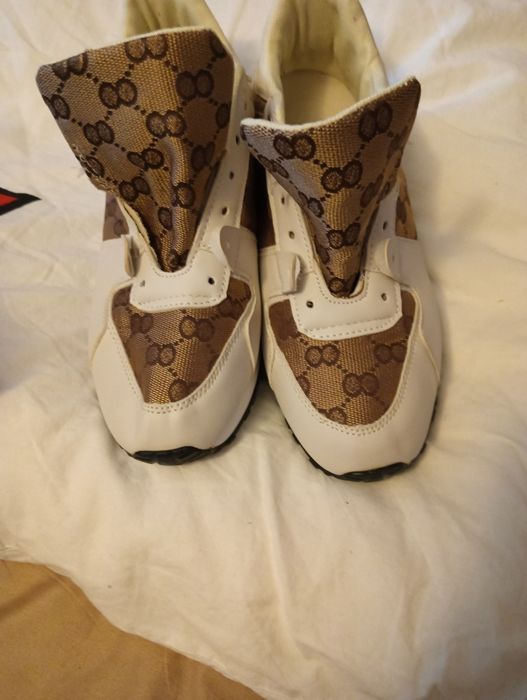 Adidasy zwykle ,