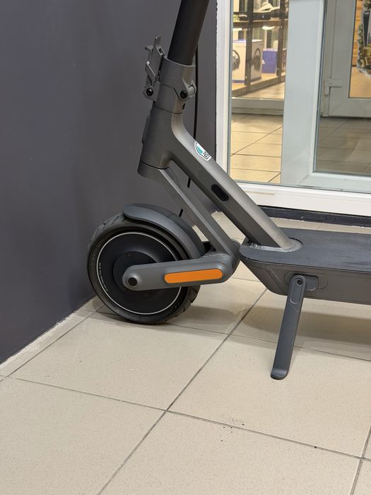 Xiaomi Mi Scooter 4 Ultra в гарному стані