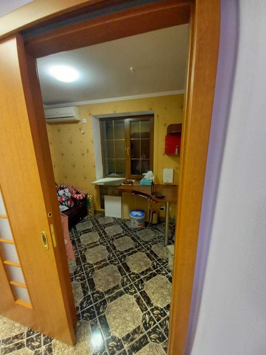 ПРОДАЖ комерційного приміщення  75м2  з парко місцем