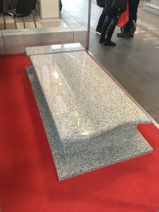 Пямятники в наличии