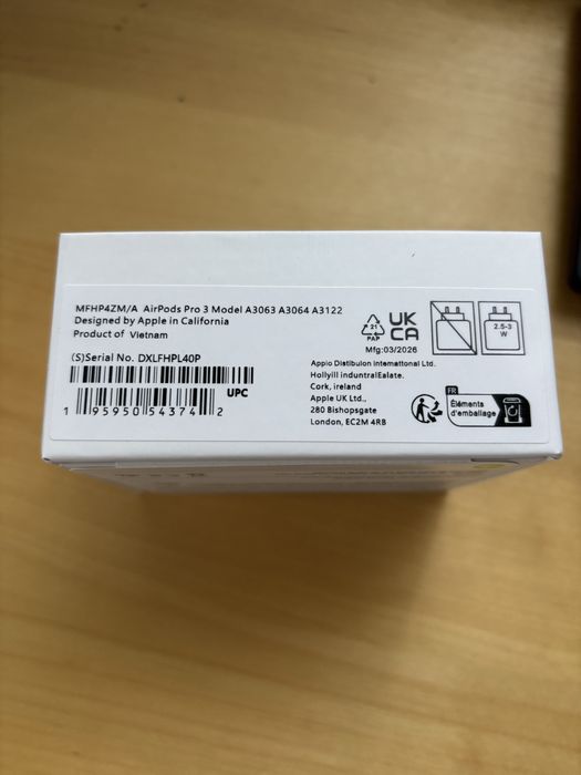 Air pods 3 pro!!
