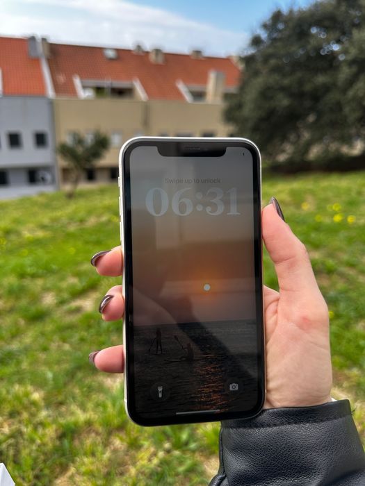 IPhone 11 128gb como novo com 5 capas negociável