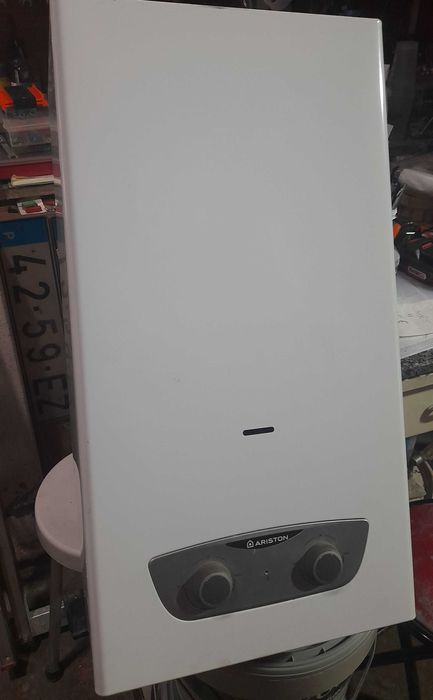 Esquentador ARISTON eletrónico
